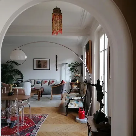 Bel Hausmannien Dans Le Centre De Appartamento