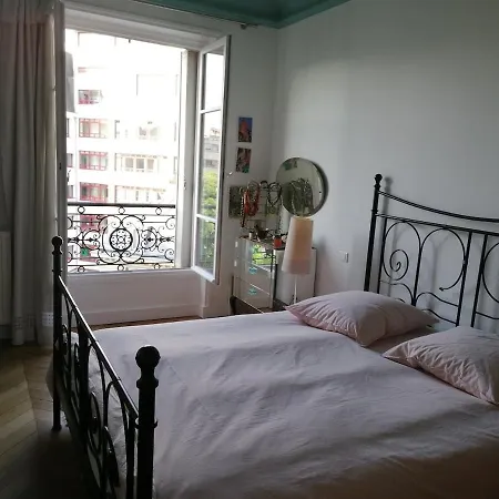 Bel Hausmannien Dans Le Centre De Appartamento